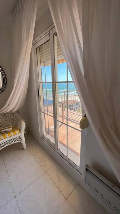 Apartamento Con Acceso Directo A La Playa Apartamento Valência Exterior foto